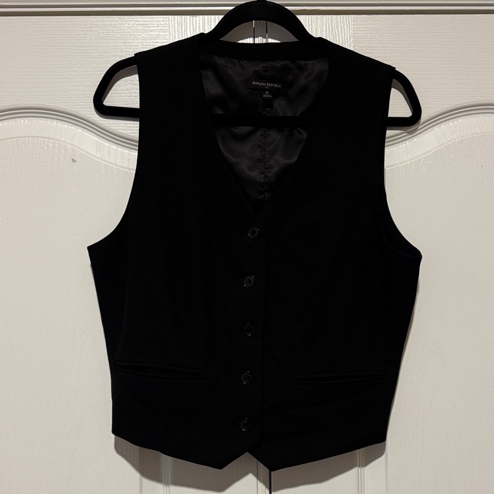 Banana Republic Women's Black Button-Up Vest